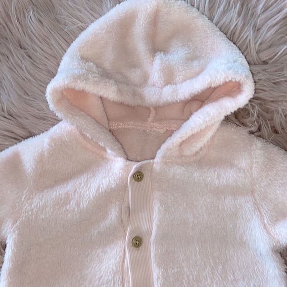 Pink fuzzy sweater - Picture 2 of 3